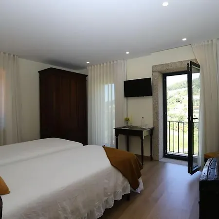 New Honey House, Serra Do Marao Ansiaes-amarante أمارانتي