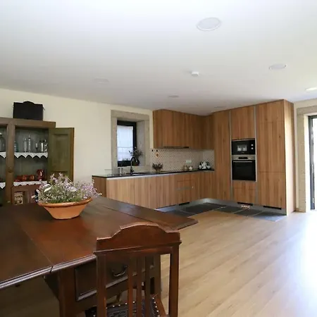 New Honey House, Serra Do Marao Ansiaes-amarante Dom wakacyjny Amarante